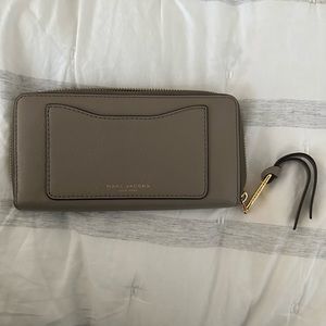 Marc Jacobs Recruit Standard Continental Wallet - Mink